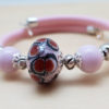 Bracelet cuir rose avec perle en verre de Murano