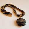 Collier perle plate noire en verre de Murano